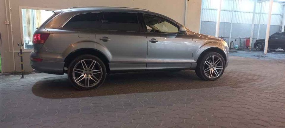 2009 Audi Q7 in dubai