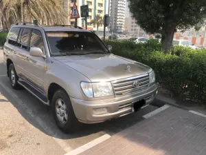 2004 Toyota Land Cruiser in dubai