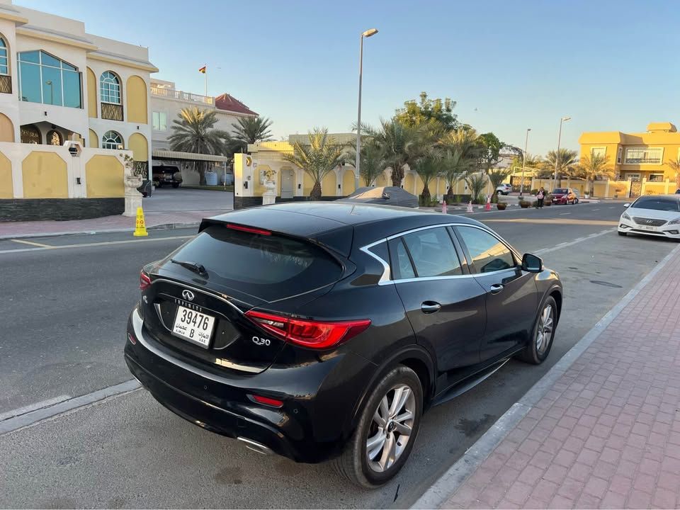 2017 Infiniti Q30