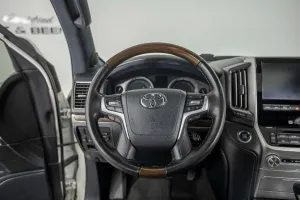 2019 Toyota Land Cruiser