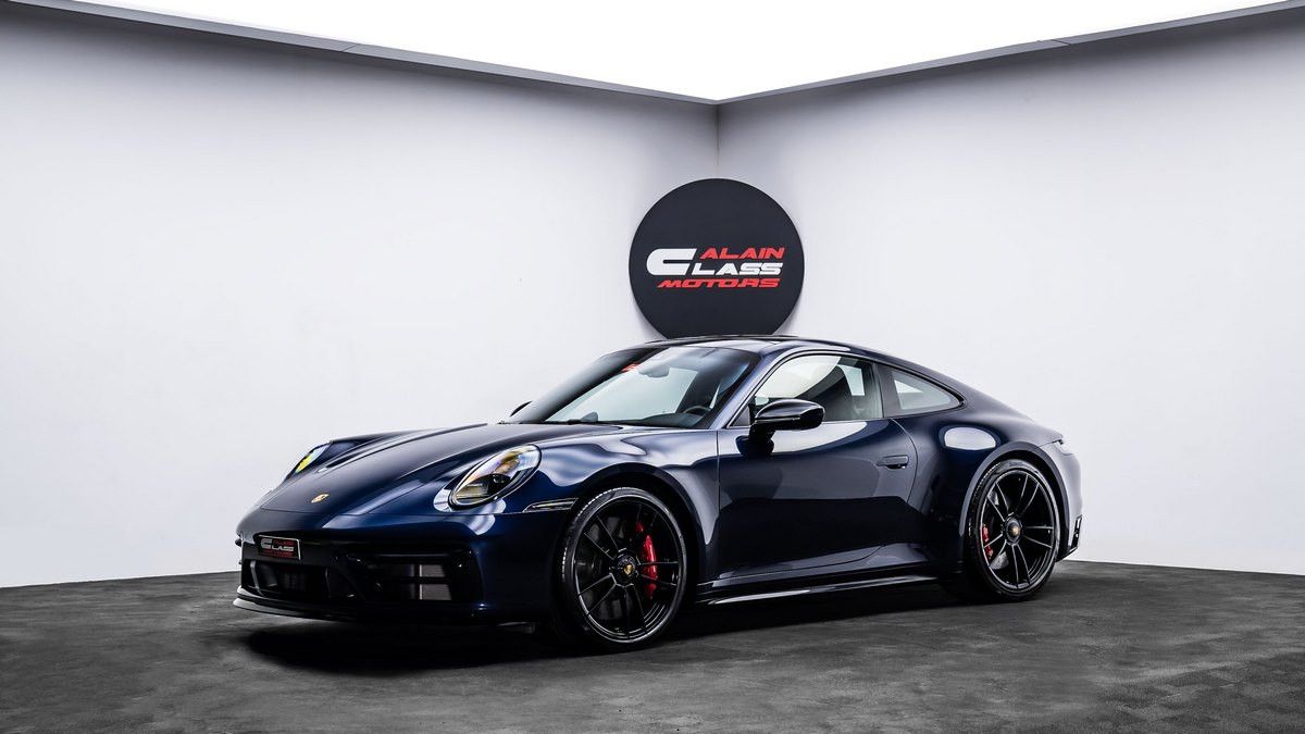 2022 Porsche 911 Carrera in dubai