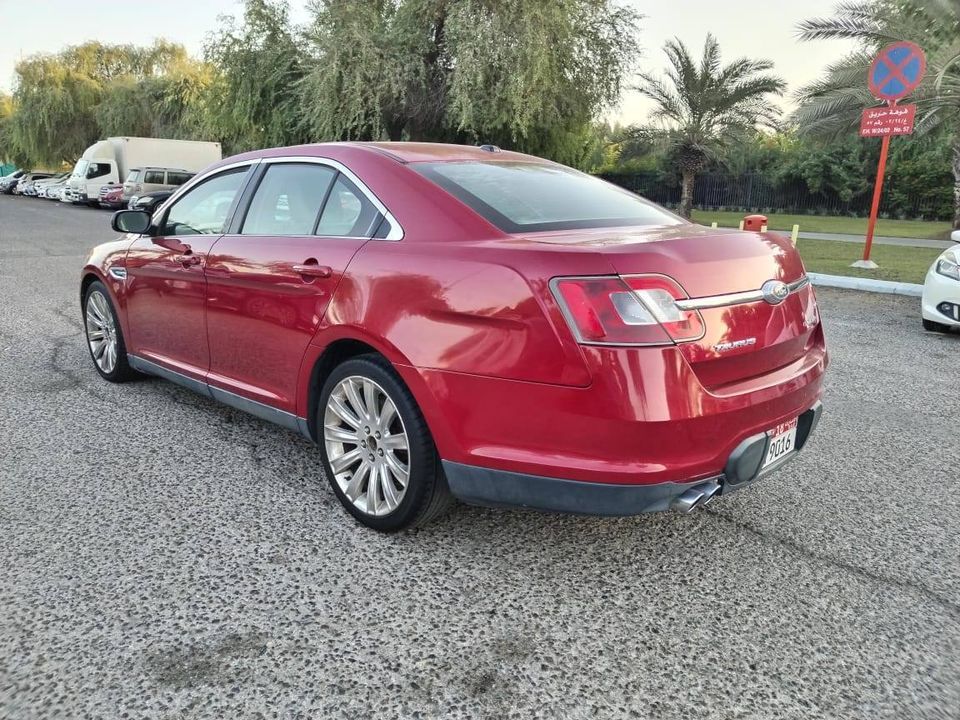 2011 Ford Taurus