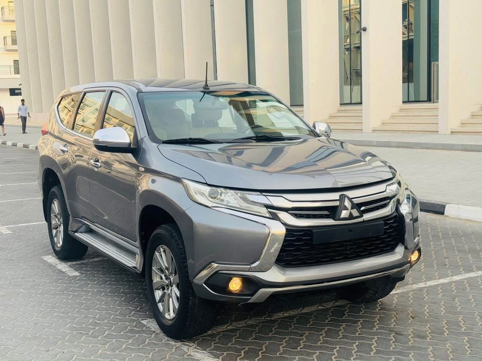 2017 Mitsubishi Montero