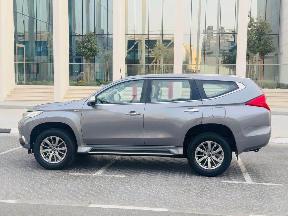 2017 Mitsubishi Montero