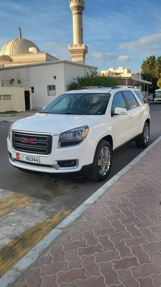 2017 GMC Acadia in dubai