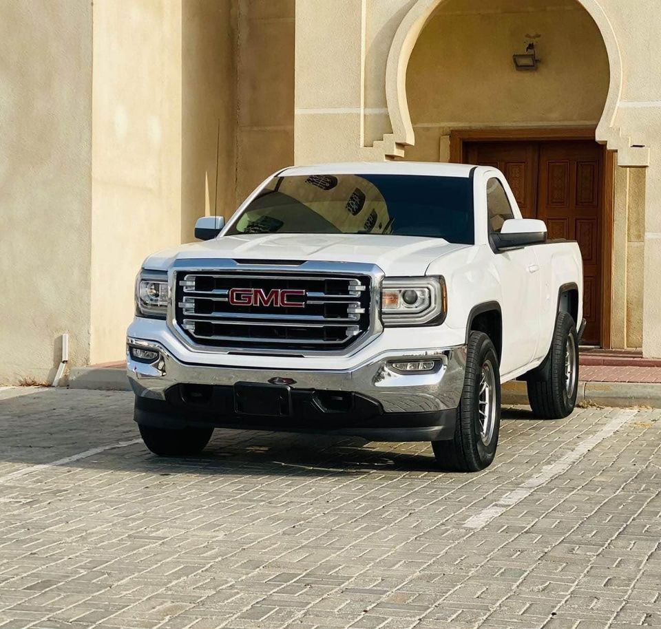 2017 GMC Sierra in dubai