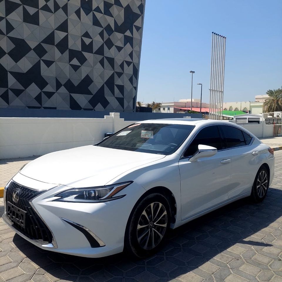 2022 Lexus ES in dubai