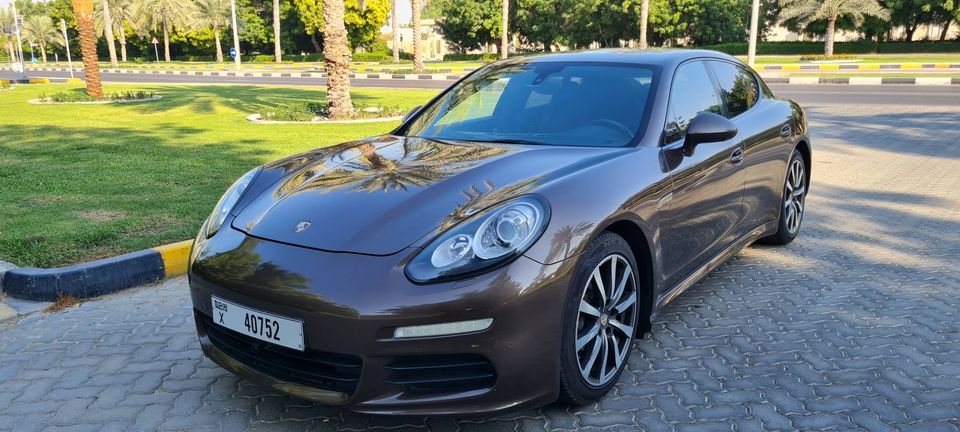 2016 Porsche Panamera in dubai