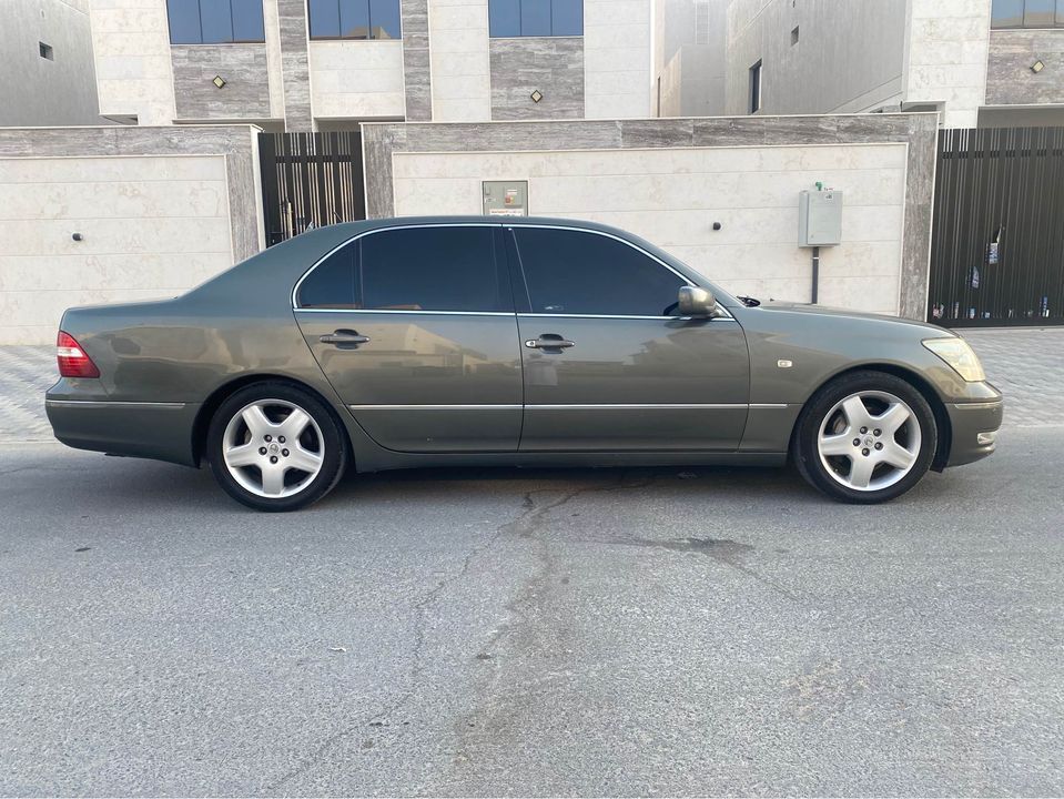 2005 Lexus LS