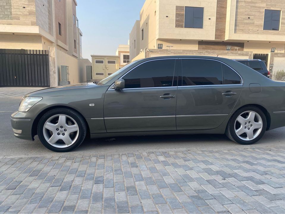 2005 Lexus LS