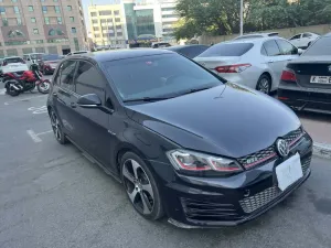 2017 Volkswagen Golf in dubai