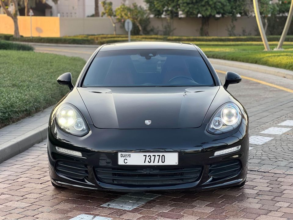 2014 Porsche Panamera in dubai