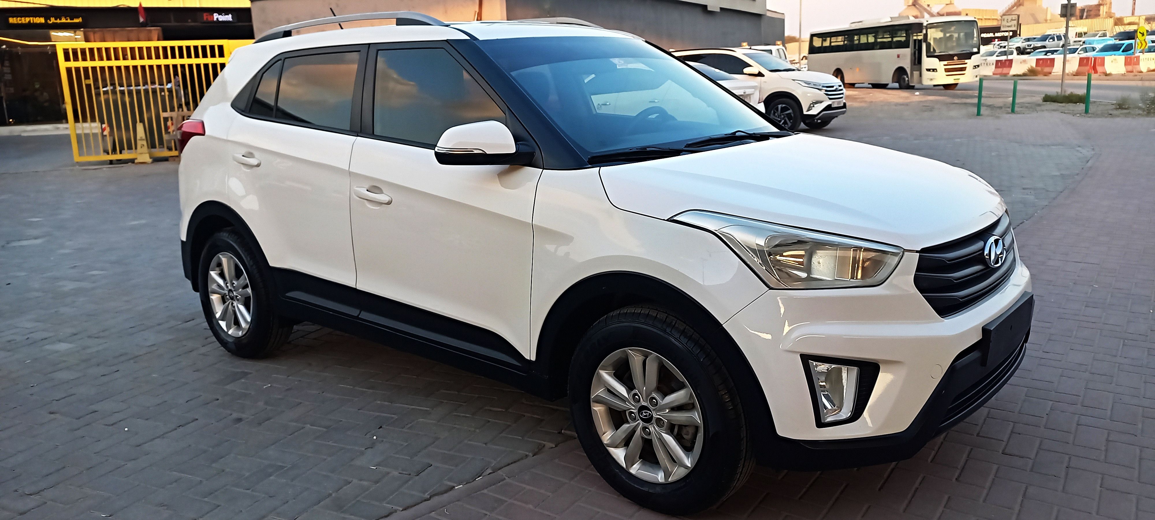 HYUNDAI CRETA GLS MID OPTION 2017 GCC 1.6 (CLEAN AND NEAT CONDITION)