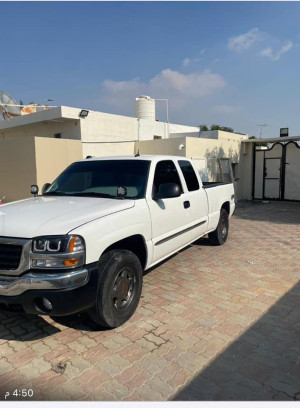 2004 GMC Sierra in dubai