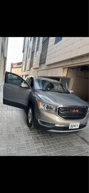 2019 GMC Acadia in dubai