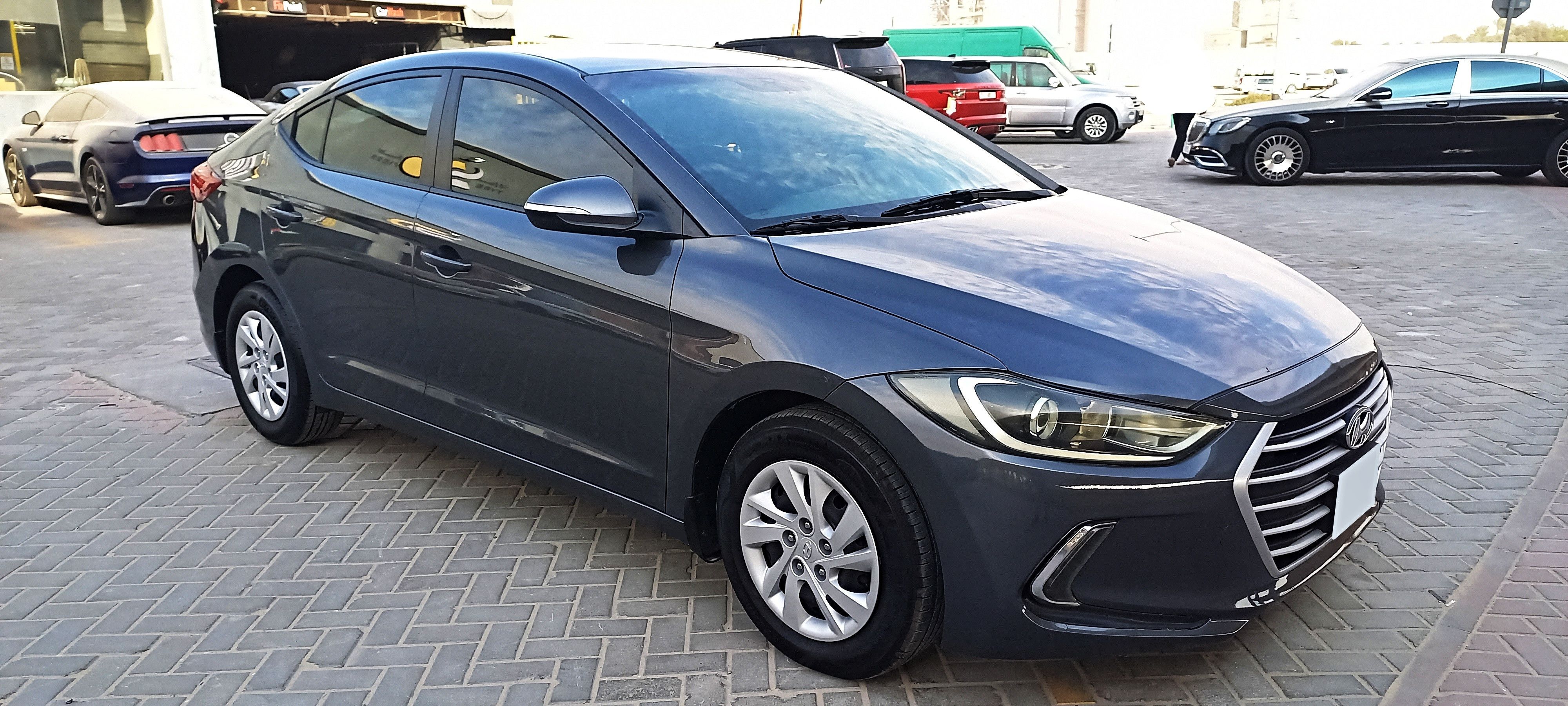 HYUNDAI ELANTRA GL 2017 GCC 1.6 (ACCIDENT FREE PERFECT CONDITION)