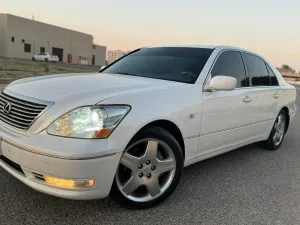 2004 Lexus LS in dubai