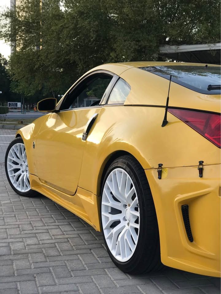 2005 نيسان 350Z