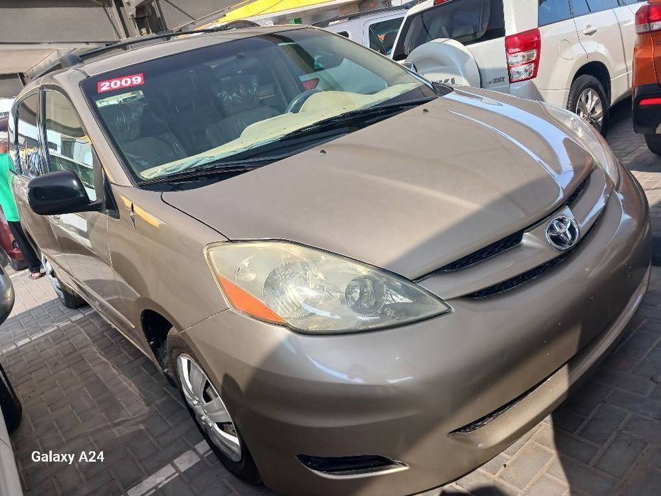 2009 Toyota Sienna in dubai