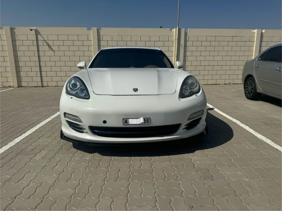 2011 Porsche Panamera in dubai