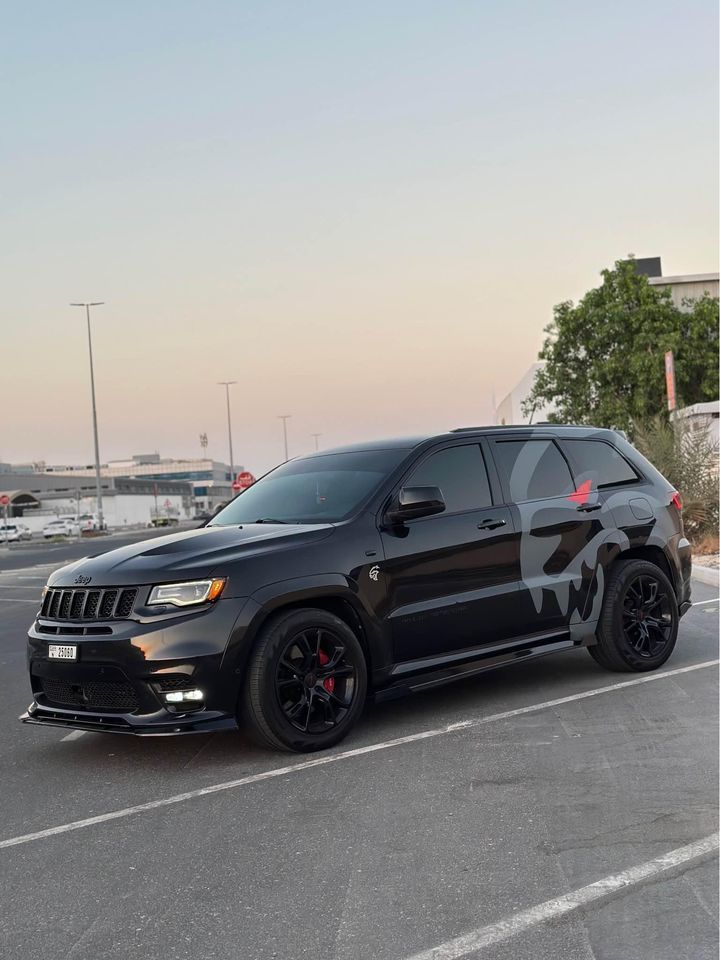 2013 Jeep Grand Cherokee in dubai