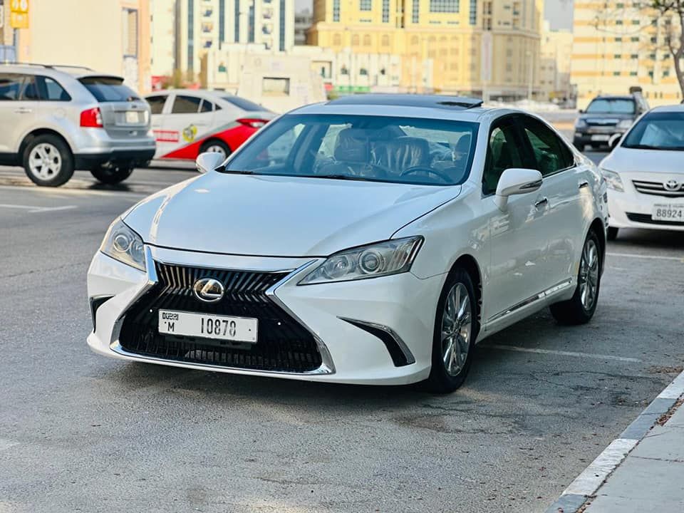 2011 Lexus ES in dubai