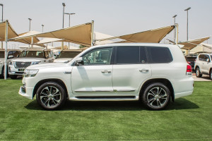 2018 Toyota Land Cruiser