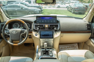 2018 Toyota Land Cruiser