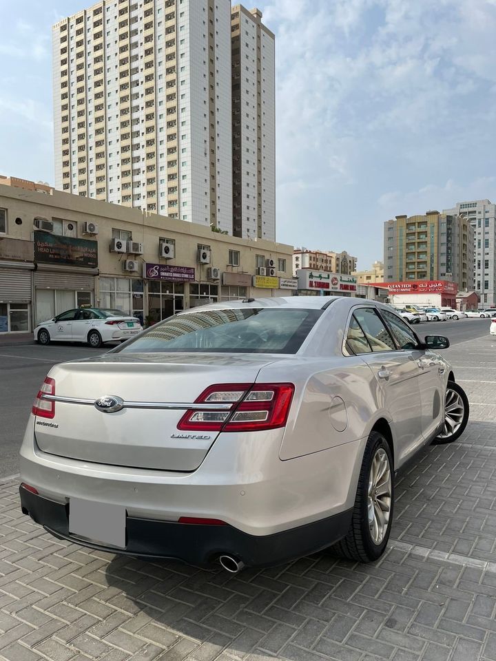 2013 Ford Taurus