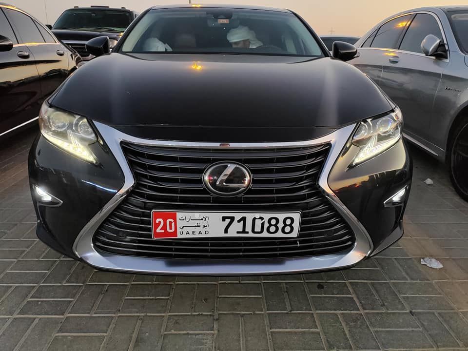 2016 Lexus ES in dubai