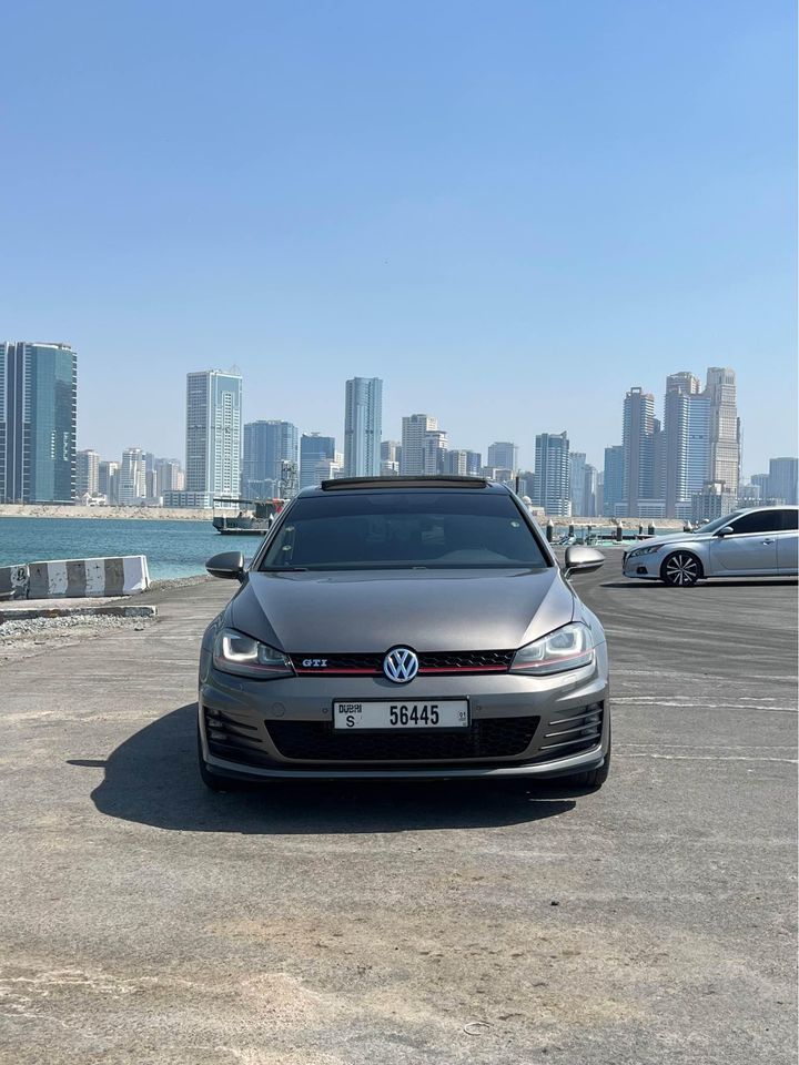 2017 Volkswagen Golf in dubai