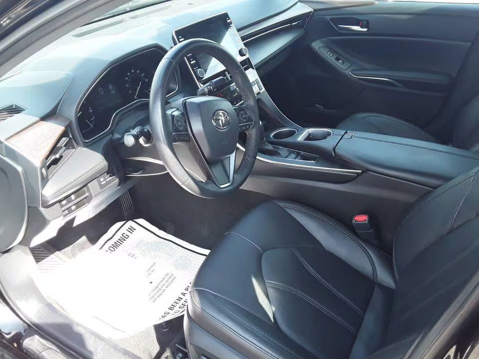 2022 Toyota Avalon in dubai