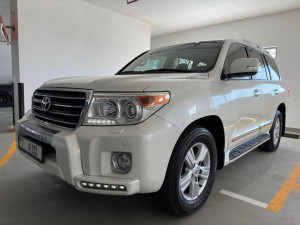 2015 Toyota Land Cruiser in dubai