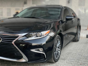 2016 Lexus ES in dubai