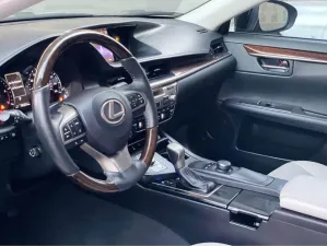 2016 Lexus ES