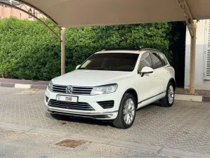 2015 Volkswagen Touareg in dubai