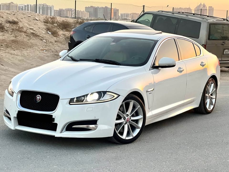 2015 Jaguar XF in dubai