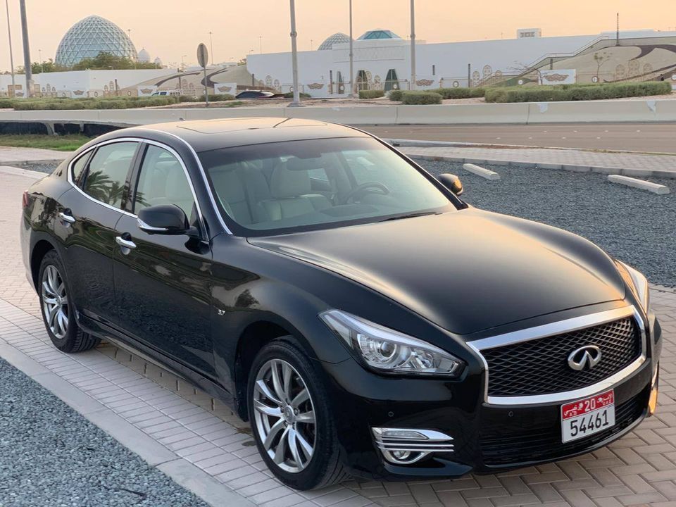 2019 Infiniti Q70 in dubai