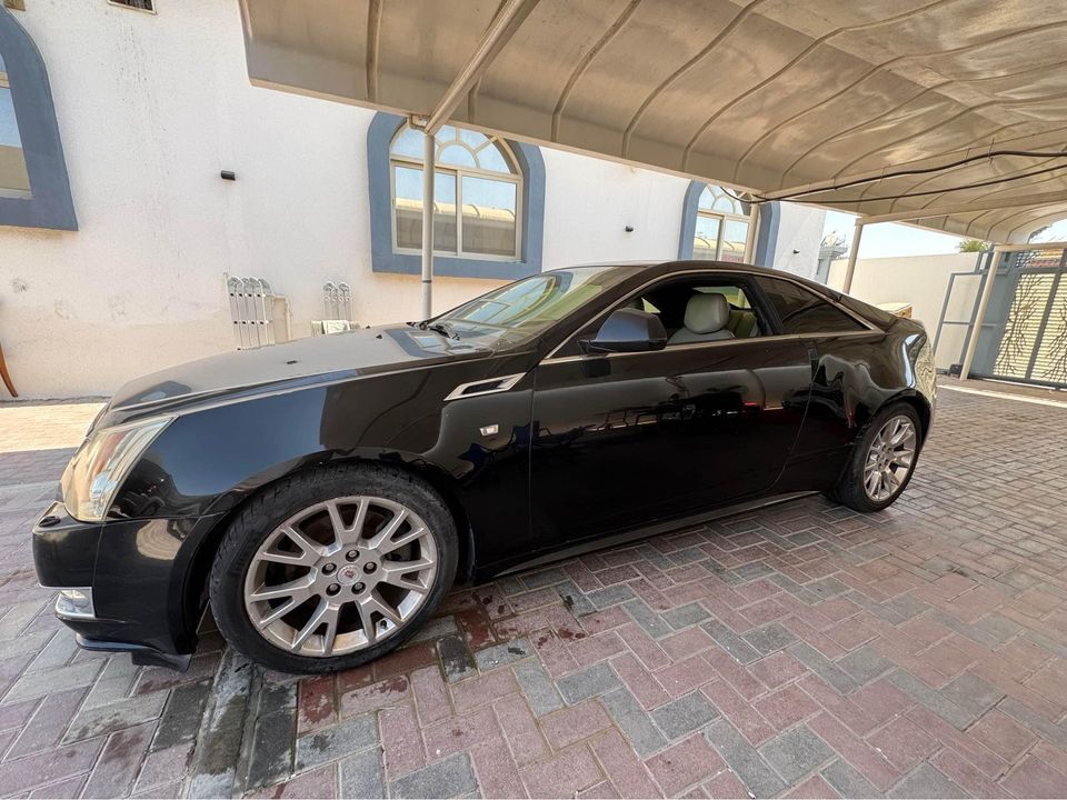 2011 Cadillac CTS in dubai