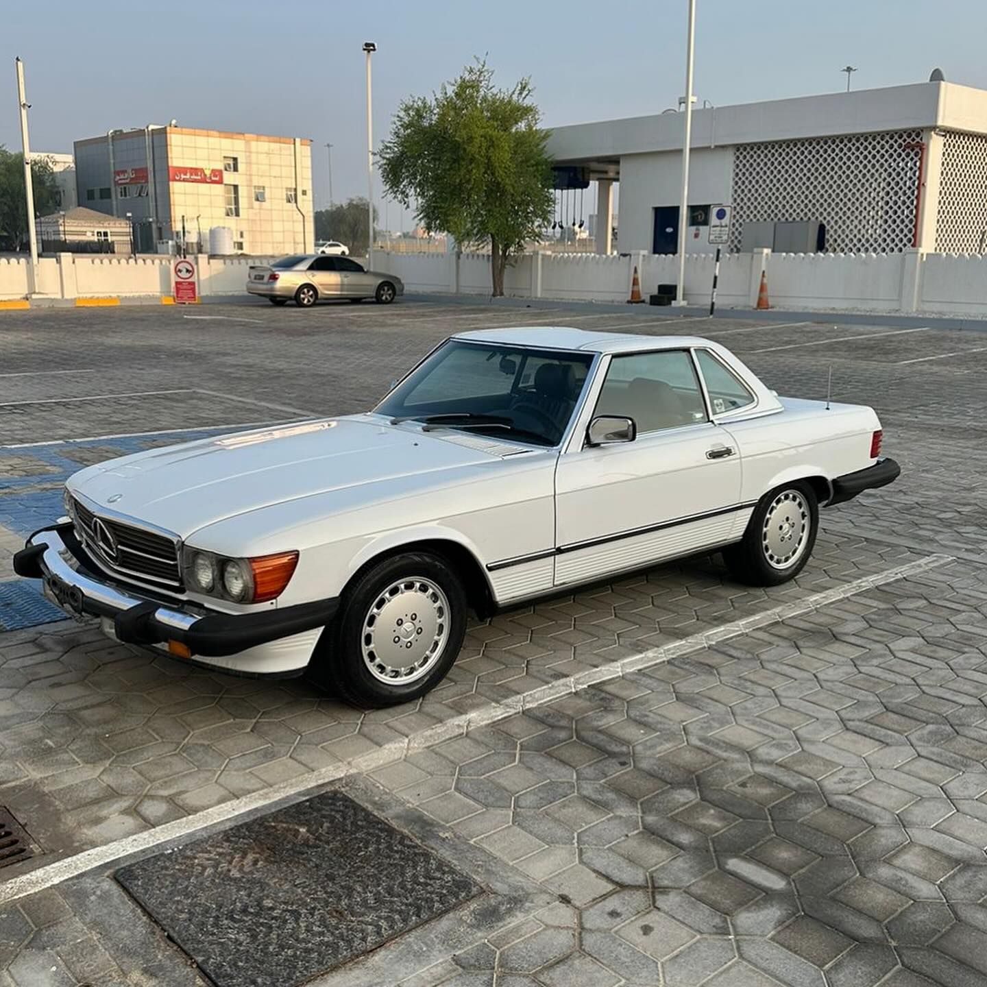 1989 Mercedes-Benz SL in dubai