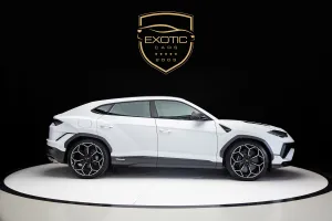 2024 Lamborghini URUS