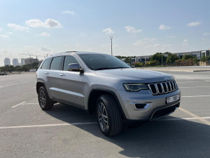 Jeep Grand Cherokee Limited V6 3.5L Full Option Model 2017 Gcc Specs