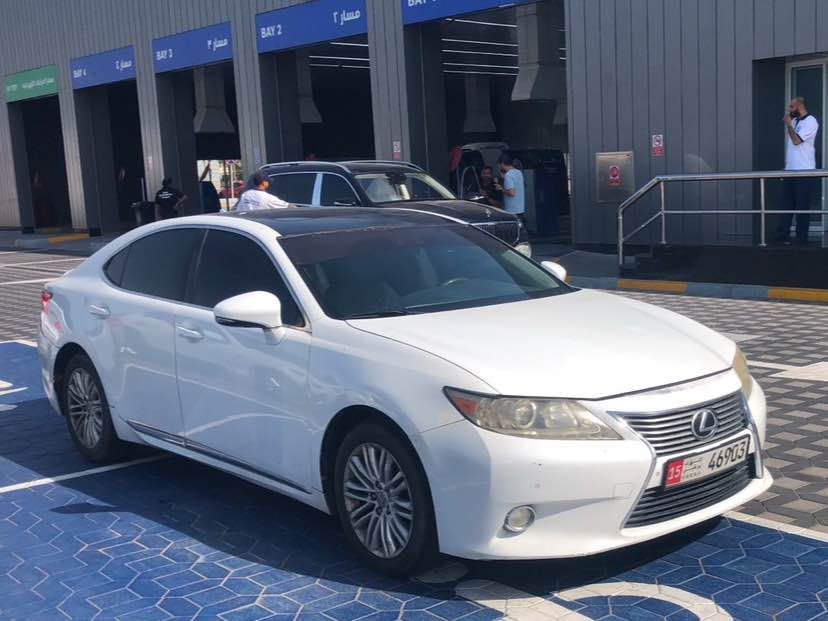 2013 Lexus ES in dubai