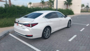 2020 Lexus ES