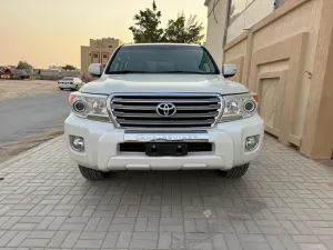 2011 Toyota Land Cruiser in dubai