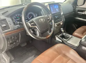 2016 Toyota Land Cruiser