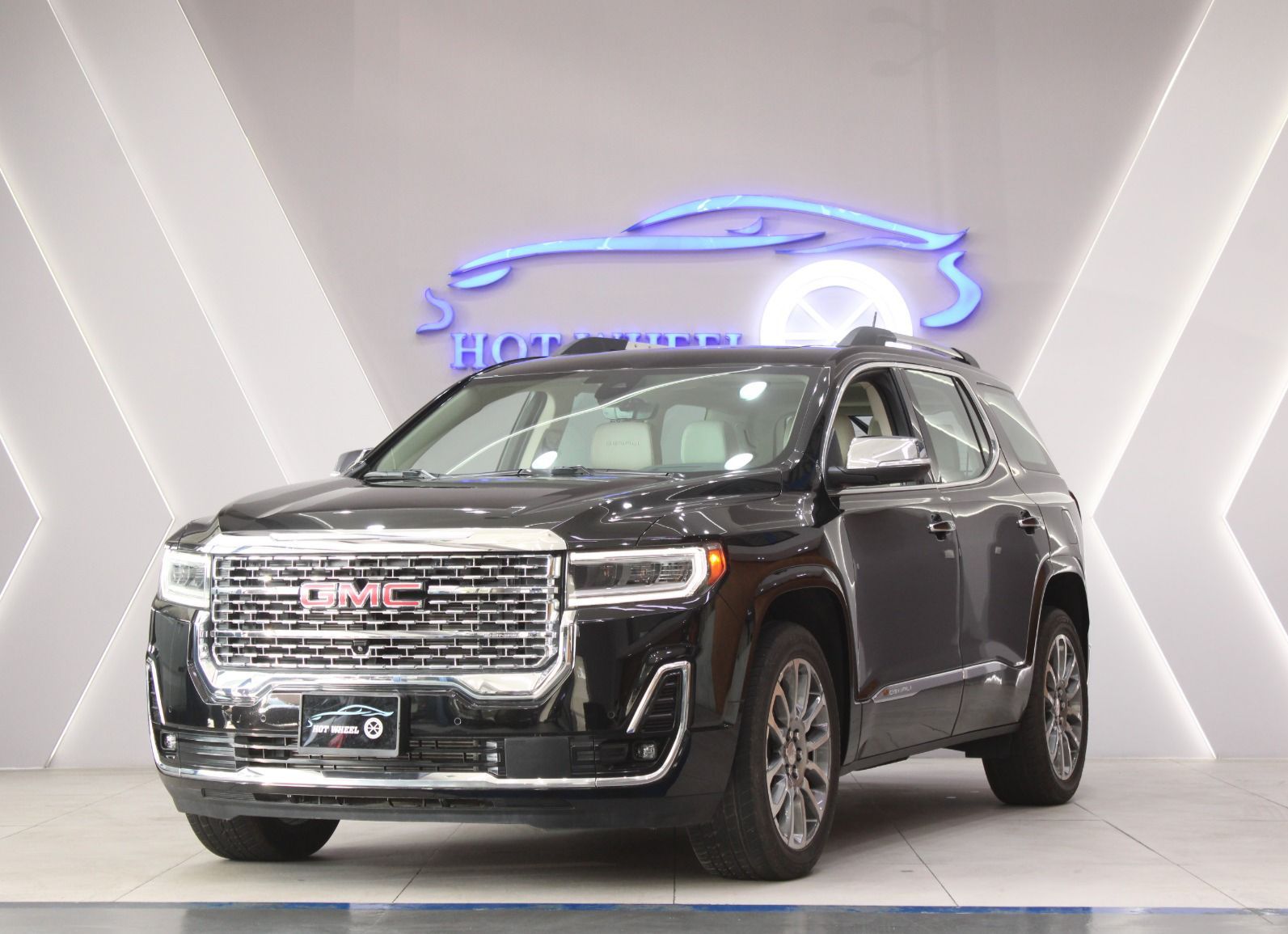 2023 GMC Acadia in dubai