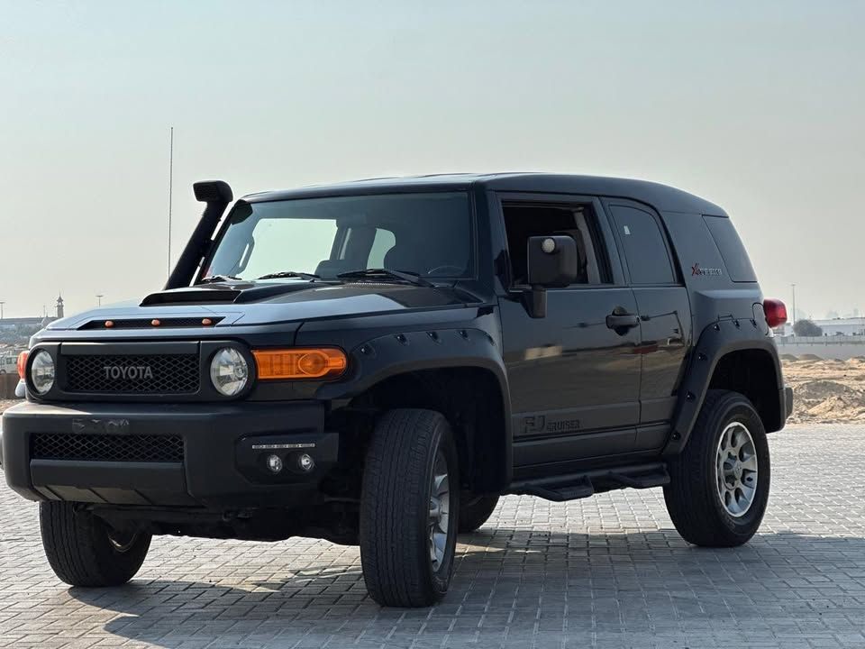 2012 Toyota FJ Cruiser in dubai