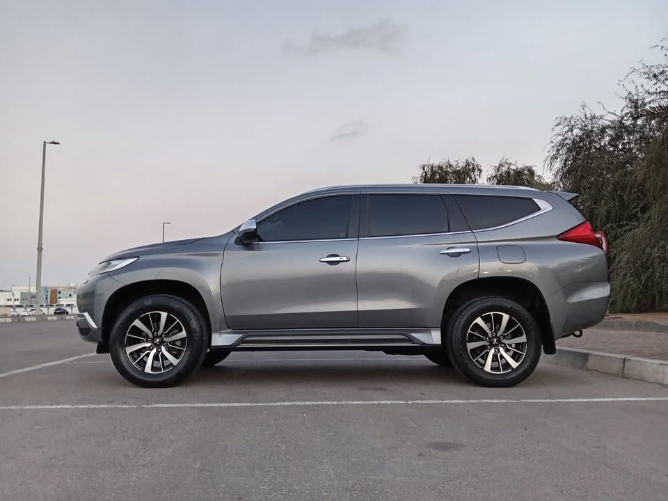 2017 Mitsubishi Montero