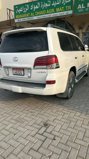 2014 Lexus LX 570